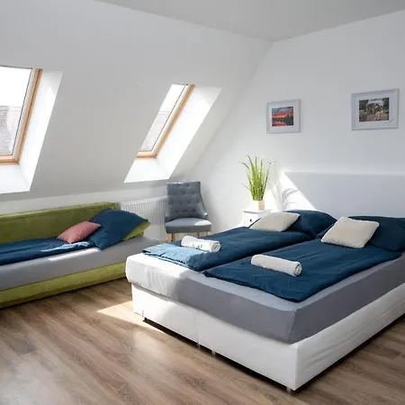 Appartement Kossuth Apartmanhaz Tata