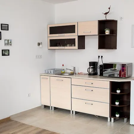 Apartment Kossuth Apartmanhaz *