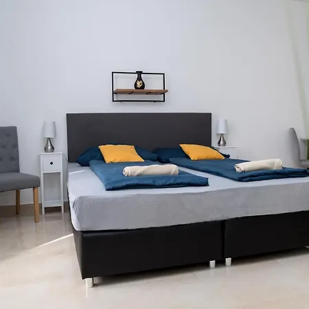 Kossuth Apartmanhaz Apartment Tata