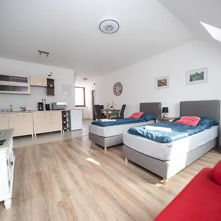 Apartament Kossuth Apartmanhaz Tata