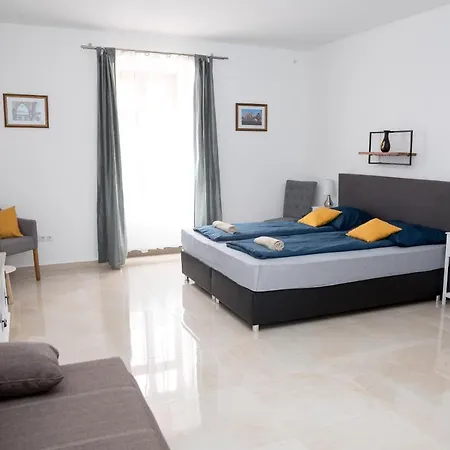 Kossuth Apartmanhaz Apartment