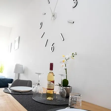 Kossuth Apartmanhaz Apartment *