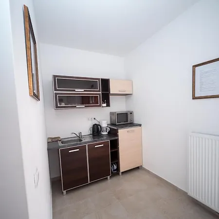 Kossuth Apartmanhaz 터터