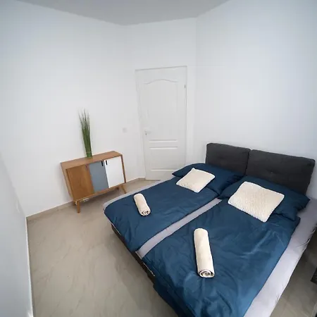 Kossuth Apartmanhaz Apartment Tata