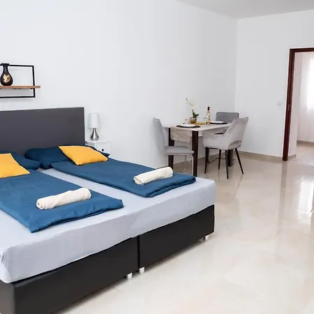 Apartment Kossuth Apartmanhaz Tata