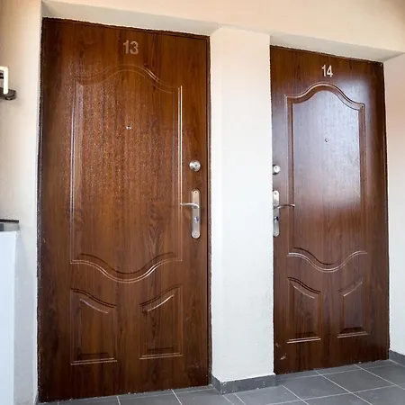 Kossuth Apartmanhaz *