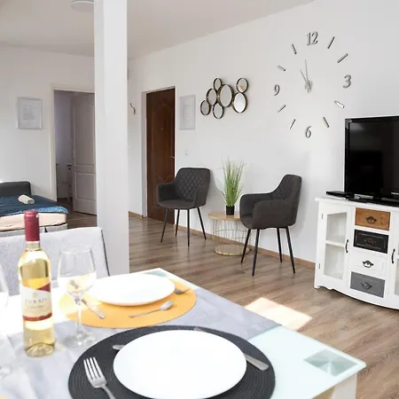 Kossuth Apartmanhaz