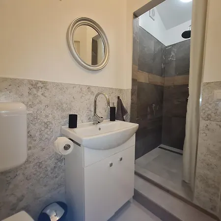 Kossuth Apartmanhaz Apartment *