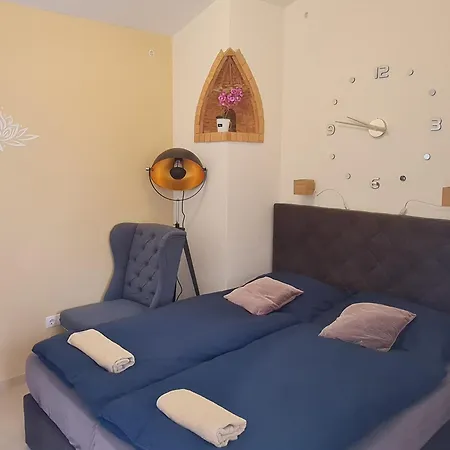 Apartment Kossuth Apartmanhaz *