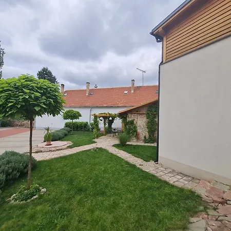 Apartment Kossuth Apartmanhaz *