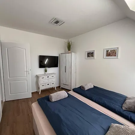 Kossuth Apartmanhaz Апартаменты