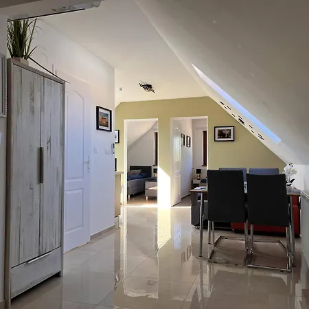 Kossuth Apartmanhaz Апартаменты Тата