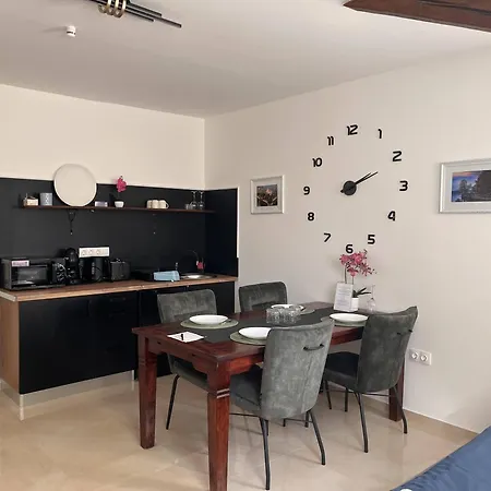 Апартаменты Kossuth Apartmanhaz