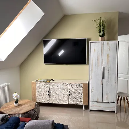 Apartment Kossuth Apartmanhaz Tata