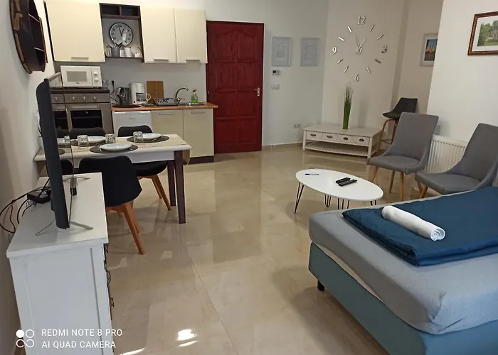 Kossuth Apartmanhaz 터터