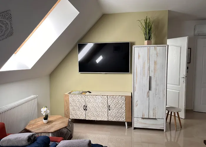 아파트 Kossuth Apartmanhaz 터터